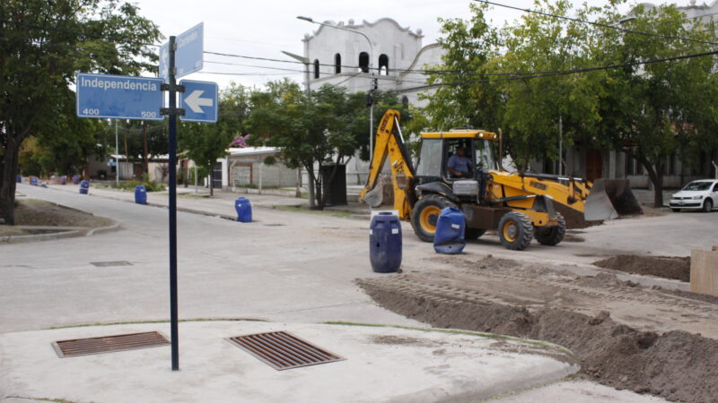 Obras públicas trabaja en mejorar diferentes plazas de nuestro departamento