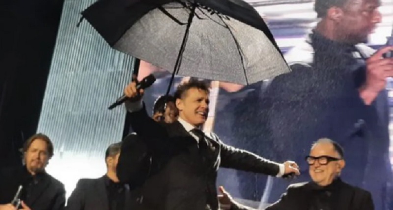 Escándalo con Luis Miguel en Córdoba: abandonó su show después de una hora por la lluvia