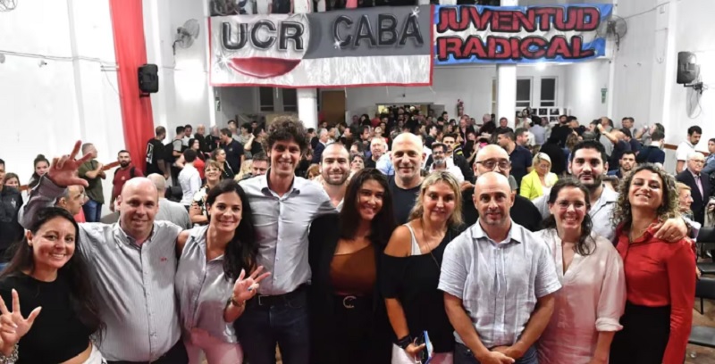 Referentes de la UCR expresaron su apoyo a Martín Lousteau luego de su voto negativo al DNU