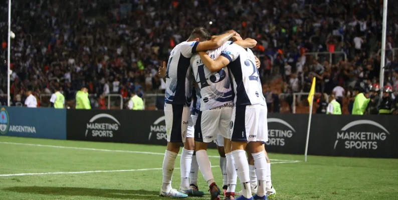 Histórica goleada de Independiente Rivadavia ante River