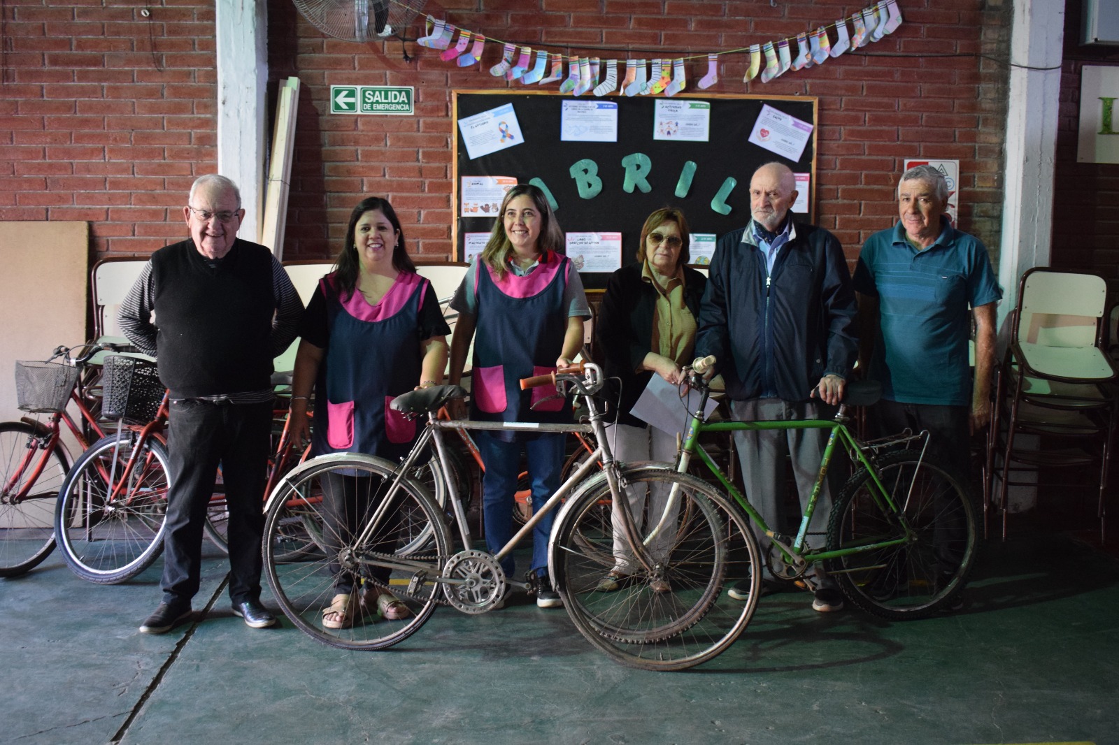 Fundación Cecsagal entregó bicicletas a la escuela Raúl Alfonsín