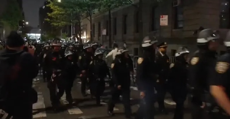 “Fue hermosa de ver”: Trump celebró represión policial contra estudiantes universitarios en Nueva York