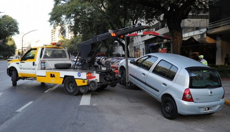 Marcha atrás: las aseguradoras deberán seguir prestando el servicio de grúa