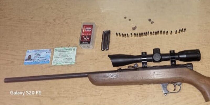Detienen a un hombre con una carabina