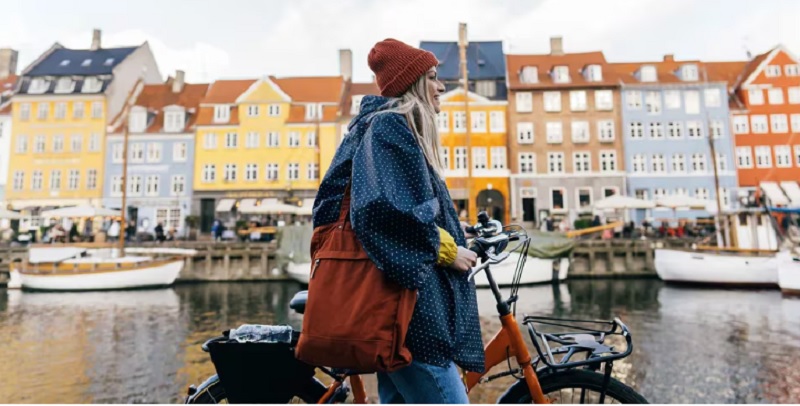 Una capital europea ofrece a los turistas comidas, paseos y actividades a cambio de prácticas ecológicas