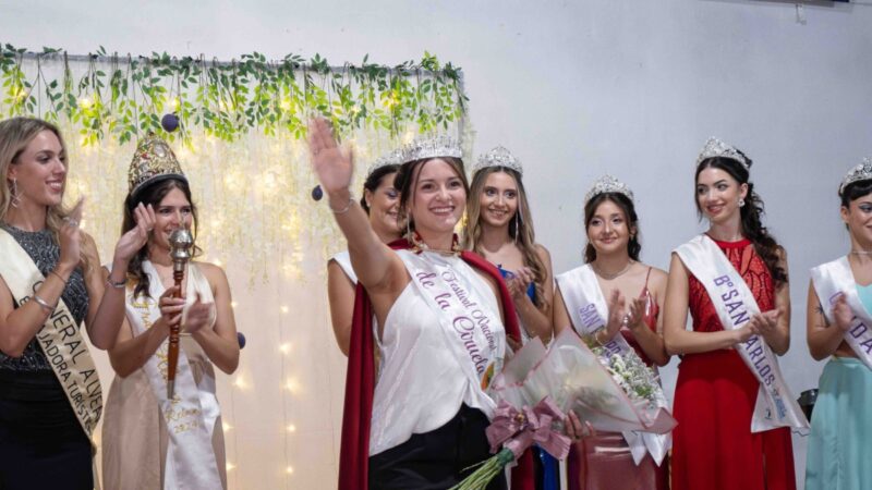 Kiara Torres fue presentada como la nueva reina del Festival de la Ciruela