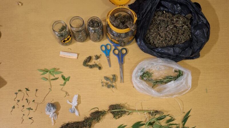 La Policía secuestró marihuana tras allanamiento y detuvo a dos personas