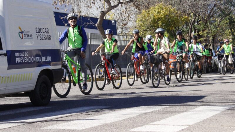 Bicicleteada Escolar Recreativa y Solidaria en General Alvear