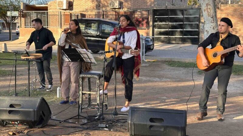 “Arte en las Plazas” llegó al barrio Los Ranqueles