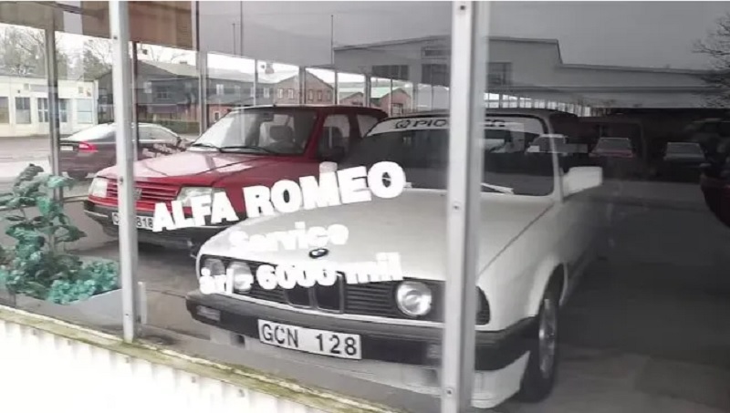 Concesionaria abandonada revela un tesoro de autos clásicos: más de 100 joyas en perfecto estado