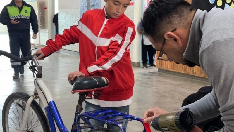 Charla de educación vial en la Escuela Miguel de Azcuénaga