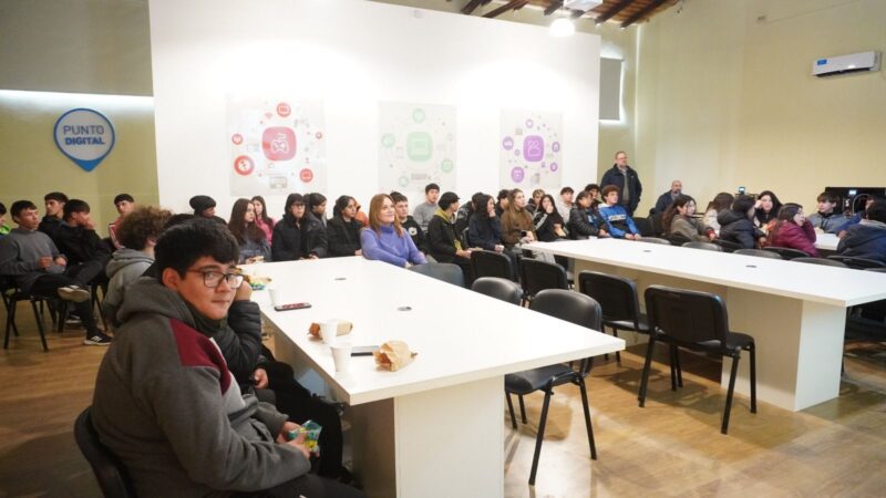 Capacitación en Cibercuidados para Alumnos de la Escuela El Ceibo