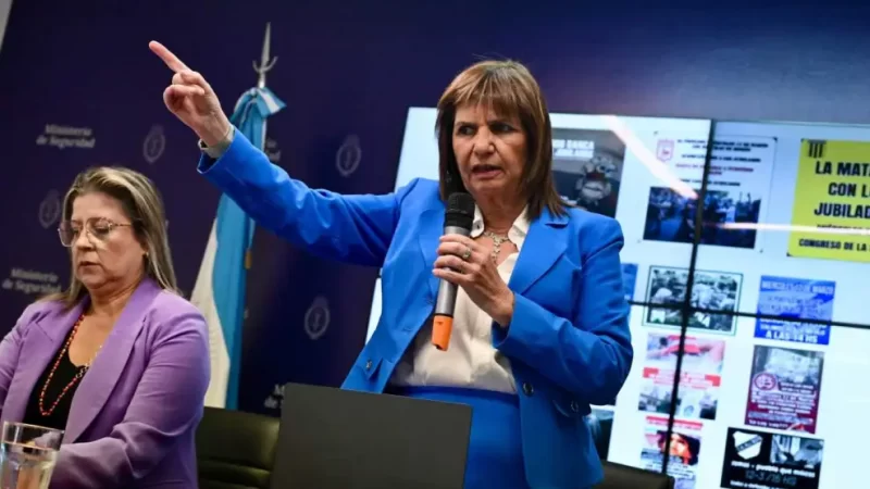 Bullrich autorizó el traslado de represores condenados a Campo de Mayo y generó críticas por posibles beneficios penitenciarios