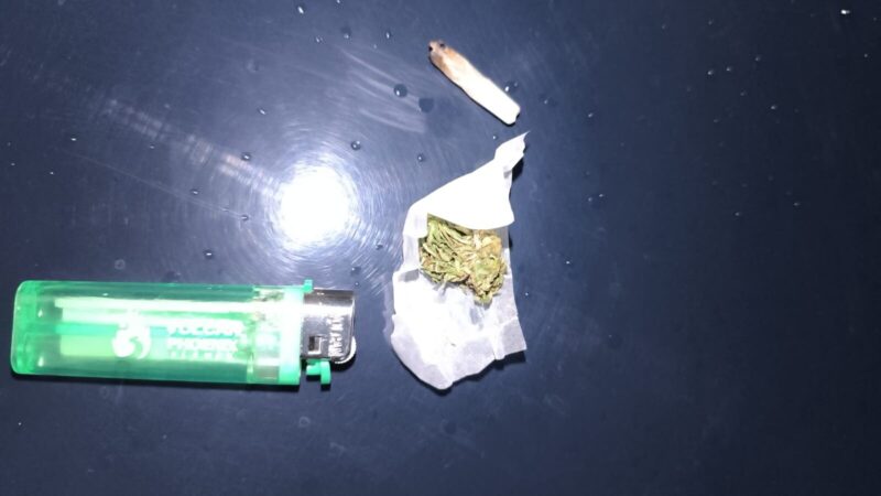 Secuestran marihuana a un joven