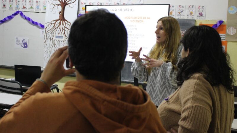 Charla “Ni Una Menos” en el CENS 3-445