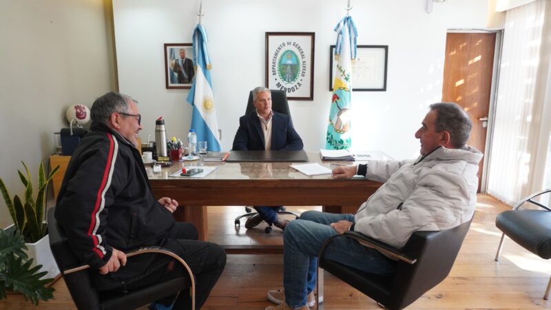 Molero firmó convenios para impulsar actividades sociales y transformar un edificio abandonado en base policial