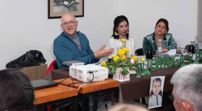 Escribir para sanar: Julieta Gil, presentó “En Tortuga y Patineta”
