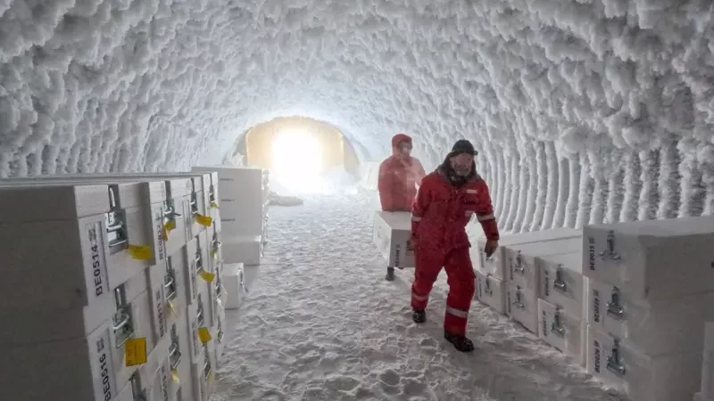El trozo de hielo más antiguo de la Tierra, recogido en la Antártida, puede “revolucionar” lo que sabemos del cambio climático