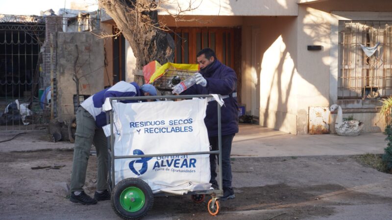 Recolección diferenciada de residuos reciclables en Alvear Oeste