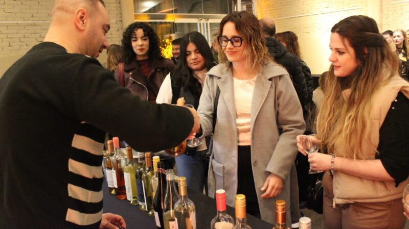 Degustación de vinos en “Ganar Amigos” de Bodega Faraón