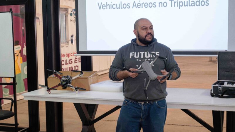 Comenzó el curso: pilotaje de drones