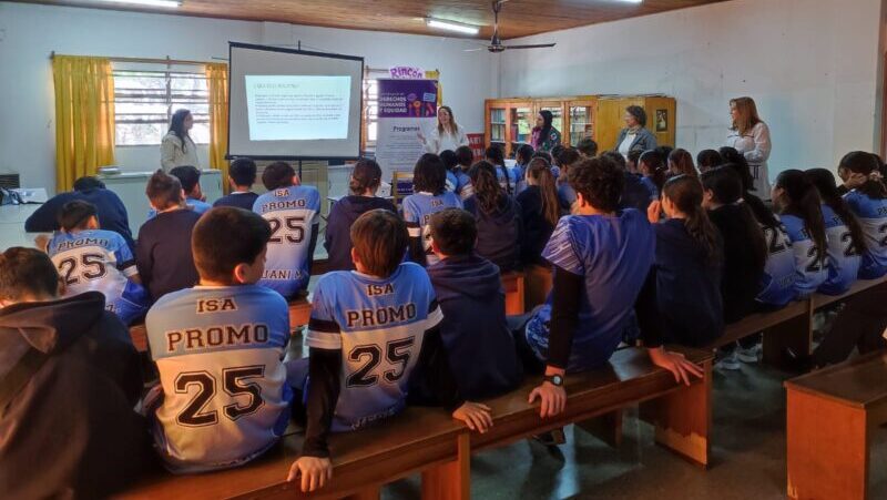 Taller de prevención sobre Grooming y Bullying en el Instituto San Antonio