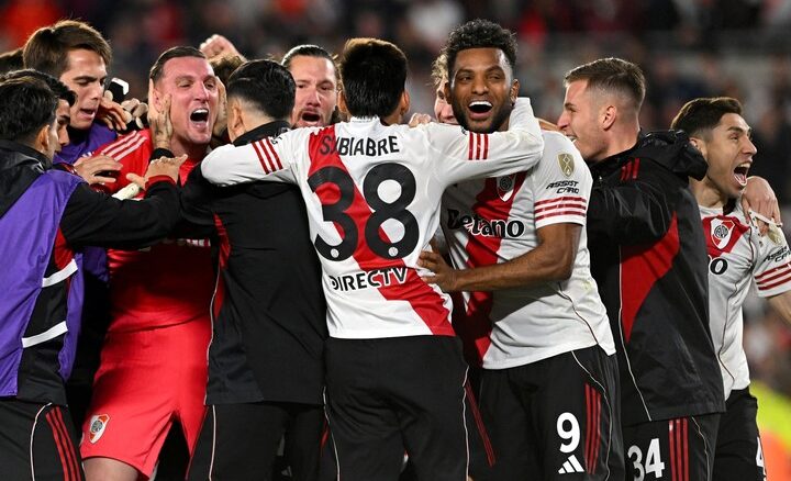 River se salvó del papelón en los penales y clasificó a cuartos de la Libertadores
