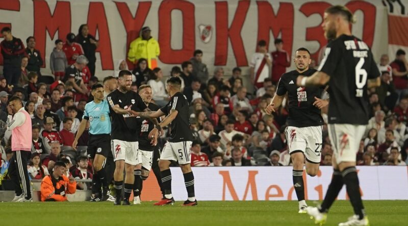 Otro papelón de River, Deportivo Riestra le ganó en el Monumental