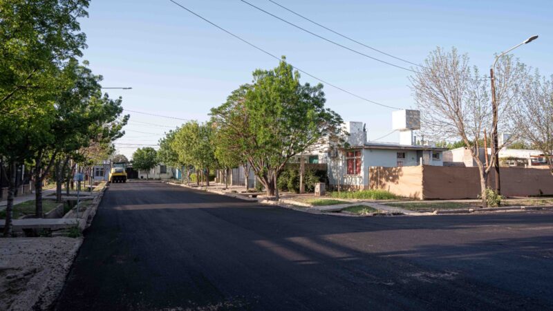 Avanza el plan de asfalto en Alvear Oeste I