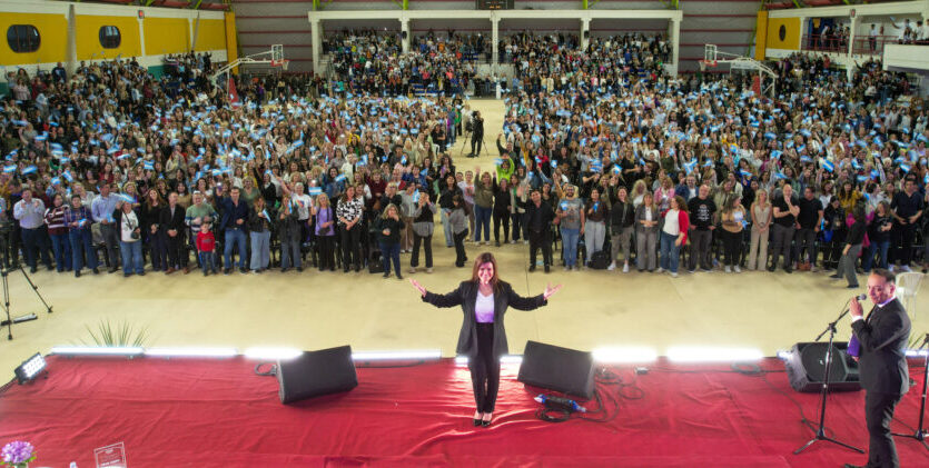 Pilar Sordo brilló en el cierre del Congreso de Educación en General Alvear