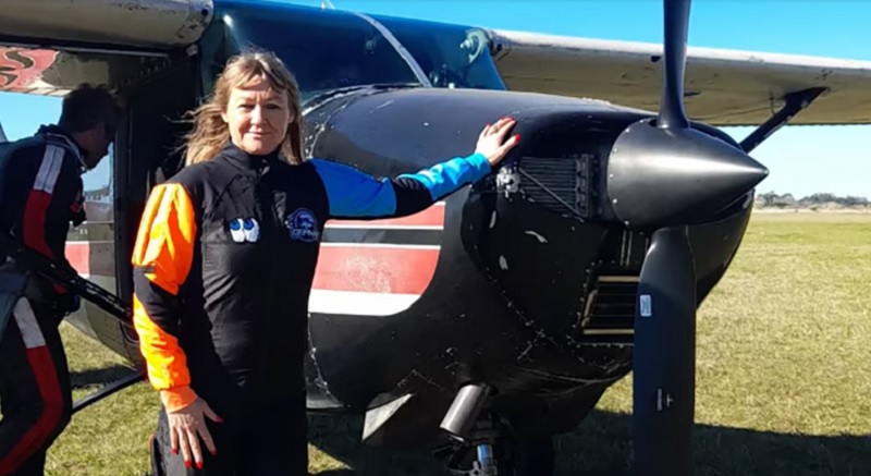 Una mujer murió durante un salto en paracaídas en Miramar: el equipo no se abrió