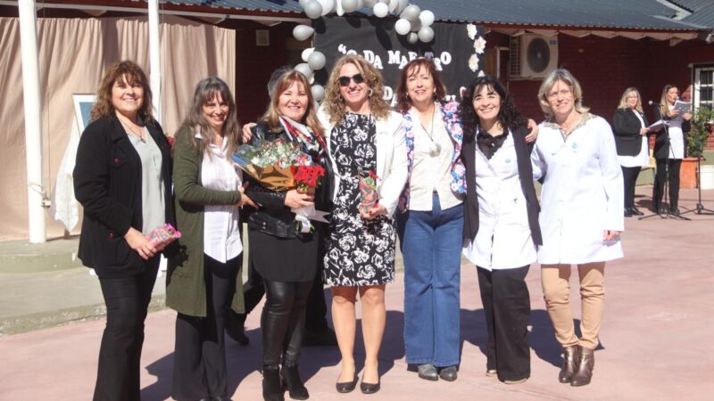 General Alvear celebró el Día del Maestro con un emotivo acto