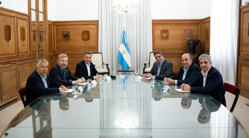 Abrir el diálogo y cancelar deudas: los objetivos del Gobierno tras la reunión con Cornejo y otros gobernadores