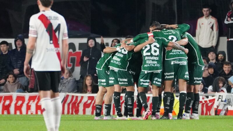 River perdió con Sarmiento y el Monumental estalló contra los jugadores
