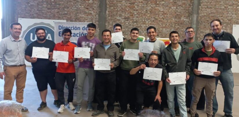 Entregaron certificados de cursos con fuerte salida laboral y comenzó una nueva cohorte de capacitación