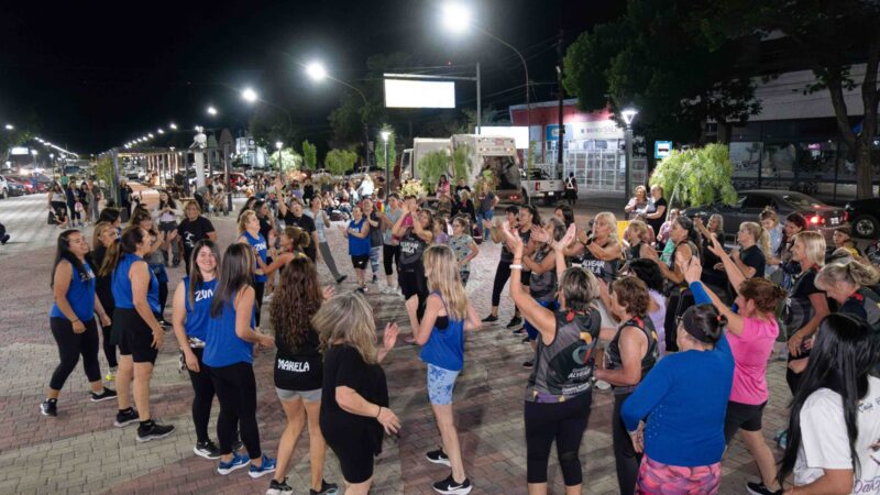 Alvear Bailó en el Paseo de los Artesanos