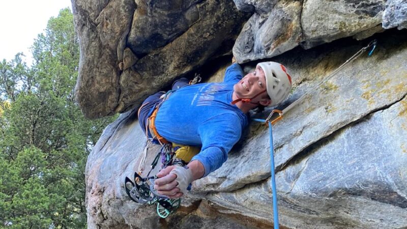 Murió el influencer Balin Miller durante una transmisión en vivo: cayó de un peligroso muro en el Parque Nacional Yosemite