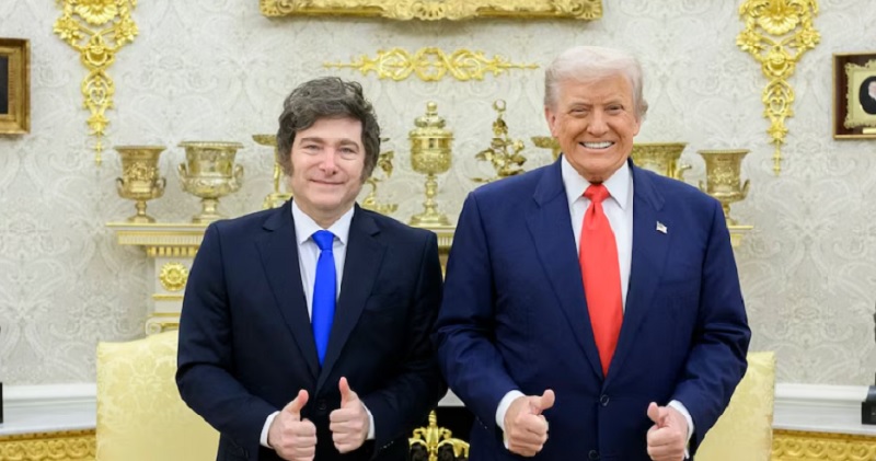 Revelan que Argentina negocia con EE.UU. un acuerdo para recibir migrantes deportados por Trump
