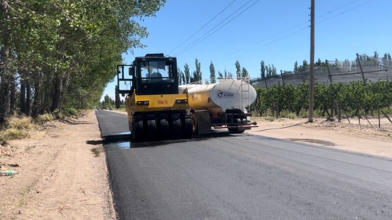 Continúan las tareas de asfalto: ahora en la zona agrícola de Bowen