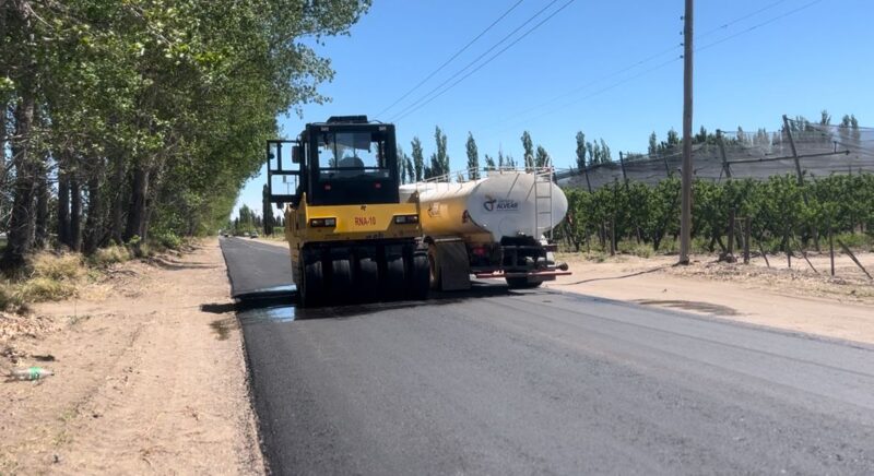 Continúan las tareas de asfalto: ahora en la zona agrícola de Bowen