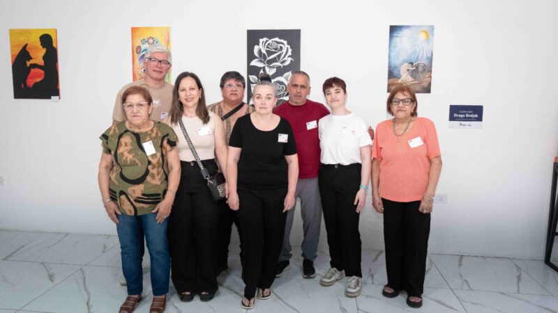 Se inauguró “Pinceladas de Emociones” en Casa Salonia
