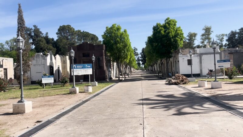 Trabajos de limpieza y mejoras en el cementerio local de General Alvear