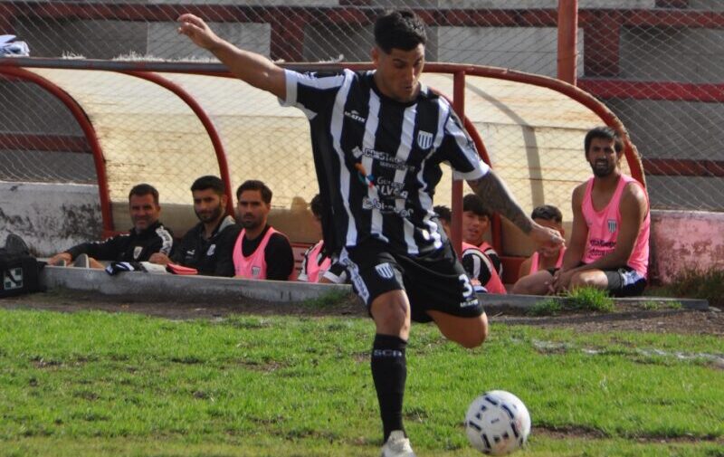 Pacífico y Ferro lideran sus grupos