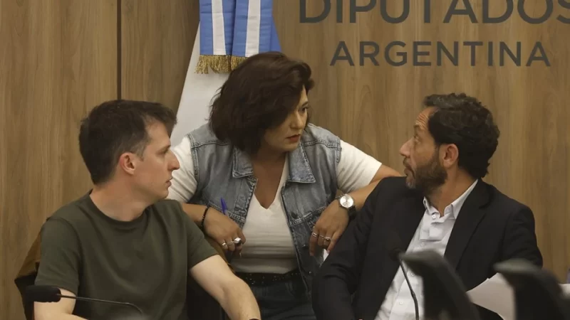 La comisión Libra concluyó que Milei prestó “colaboración imprescindible” para la estafa