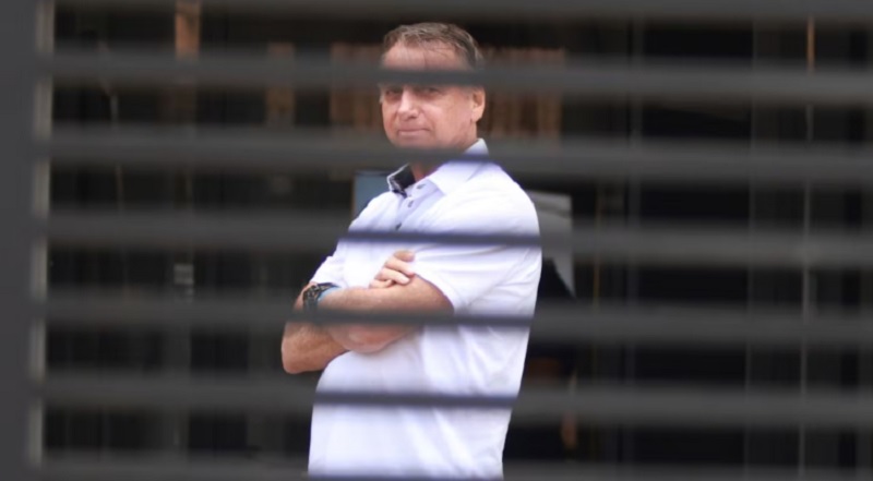 Bolsonaro dijo que intentó quitarse la tobillera porque tomó una medicación que le provocó alucinaciones