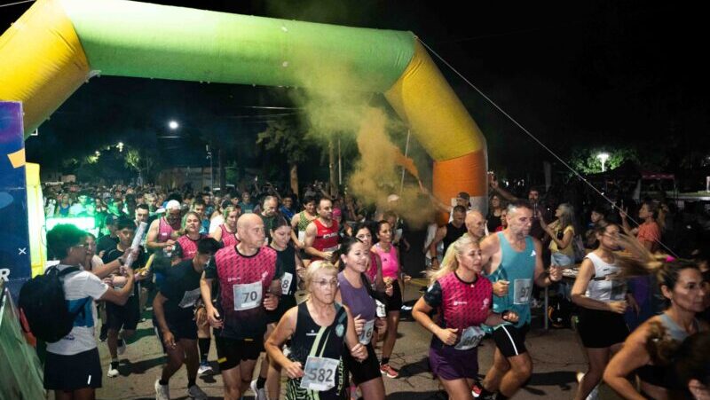 Atletismo: la competencia nocturna en Bowen reunió a más de 200 corredores
