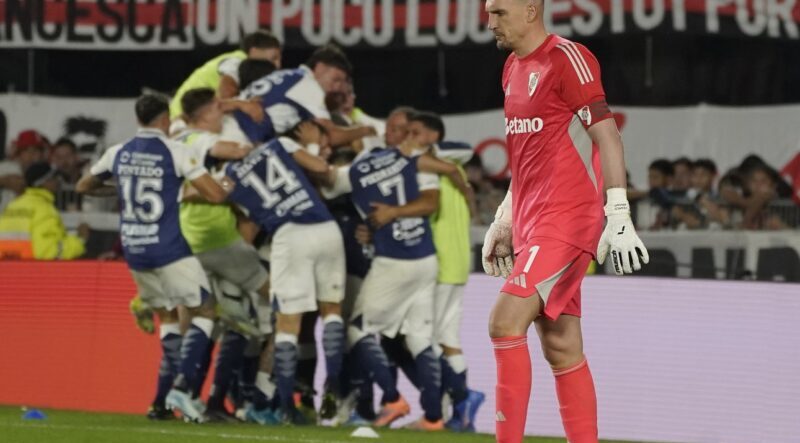 River, contra las cuerdas: perdió con Gimnasia y el Monumental explotó antes del superclásico