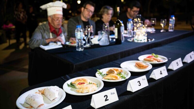 Norma Cabaña ganó el certamen del 19° festival de la empanada en Alvear Oeste