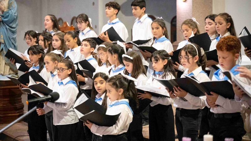 El “Coro Infantil Inmaculada” de la Parroquia San José, brindó su concierto de Navidad.
