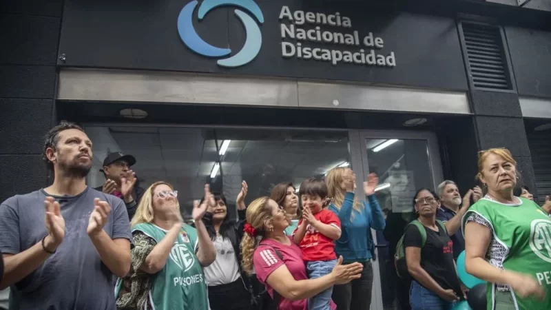 El Gobierno anunció la eliminación de ANDIS y el traspaso de funciones al Ministerio de Salud